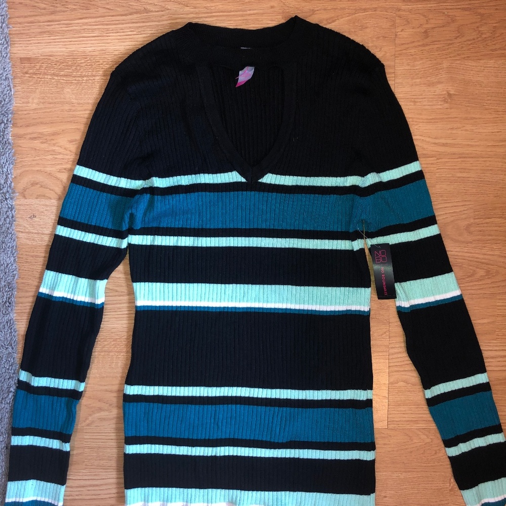black V-neck long sleeve
